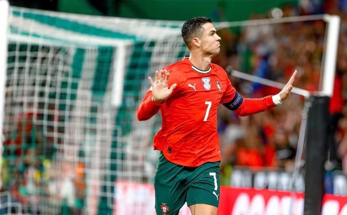 Može li 40-godišnji Cristiano Ronaldo, s uvjerenjem, osvojiti najveću nogometnu slavu? Može li 40-godišnji Cristiano Ronaldo, s uvjerenjem, osvojiti najveću nogometnu slavu?